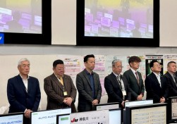 関連協各県から来場しリレーを盛り上げた