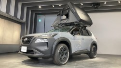 アウトドア仕様のカスタムカーも展示