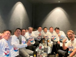 ＪＵ九州８県理事長がＪＵ中販連塚田会長を囲んで「ワンチーム」