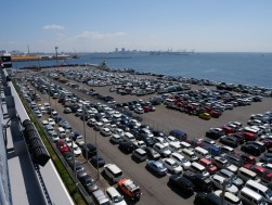 ４月１１日開催AAでは８４７３台が出品された