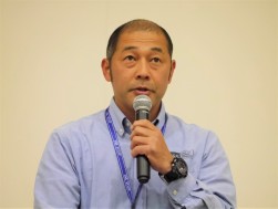 福岡会場の壁屋司課長が２３周年記念ＡＡなどを告知した