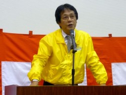 謝意を述べる山口社長