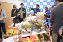 人気の朝市を開催