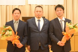 総会後には功労者表彰が行われた