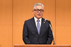 あいさつを述べる相宮会長・理事長