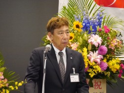 谷﨑勝己副会長・副理事長（総務委員長）が開会の辞