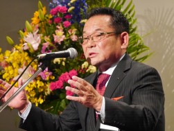 ＪＵ長崎の富川栄治理事長が中締めのあいさつを述べた