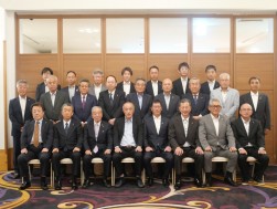 総会後の記念写真