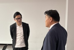 参加者同士で意見交換が行われた。写真左はプロトコーポレーションの高木学取締役。