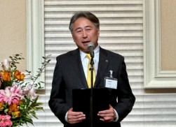 秋元会長理事長があいさつ