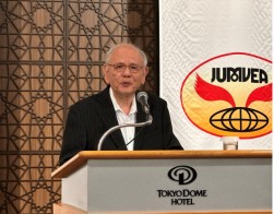 佐藤理事長があいさつ