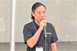 セリ前にあいさつを述べる宮木青年部会長