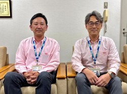 塩田室長（左）と阿部会場長