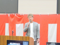 森本顧問が各青年部を紹介