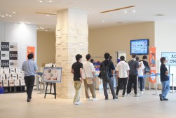 ２２００人を超える多くの会員が来場した