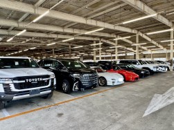 良質車が多数並ぶ出品ヤード