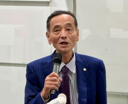 佐藤理事長があいさつ
