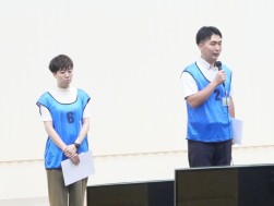 Bグループの表彰者（左）大阪ダイハツの大西さん（右）滋賀ダイハツの大谷さん