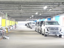 多数の出品車が集まった