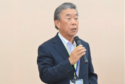 あいさつを述べるJU中部・萩原流通委員長