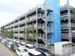 出品１５７１台を集め盛会