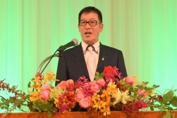 来賓を代表してあいさつを述べるJU愛知の加藤会長・理事長
