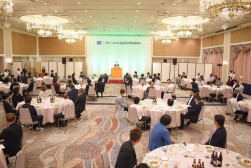 来賓、会員、関係者あわせて約１００名が出席