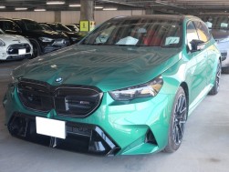 グリーンのBMW