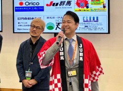 あいさつに立つ神宮部会長