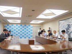 寄贈式前にはTAAの取り組みを説明した