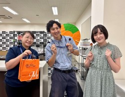 イベント企画で会場を盛り上げた（中央に営業課の笹原さん）