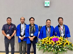 左から大塚副会場長、新井会場長、鈴木バントラオークション統括マネージャー、荒井会長、尾籠取締役オークションカンパニー長