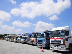大型車の入庫にも対応できる