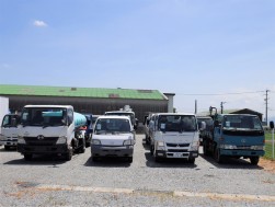 小型トラックの出品も活発
