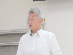 出場者にエールを送る吉住部長