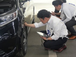 真剣な眼差しで大会に挑む出場者