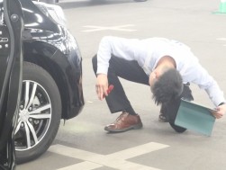 真剣な眼差しで大会に挑む出場者