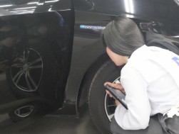 真剣な眼差しで大会に挑む出場者