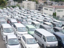 ２週連続で４００に上る出品車