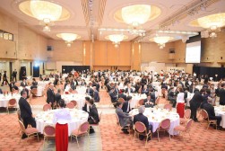 来賓、会員、関係者、約３００名が出席