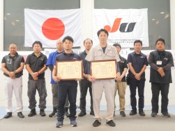 出場者全員で記念撮影