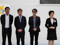 左からＪＵ佐賀の田中理事長と大宅基太流通委員長、ＪＵ長崎の田中新太郎指導環境委員長と事務局・松井さん