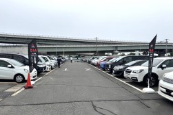 三菱販社から６９４台の出品