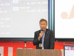 中尾流通委員長があいさつを述べた