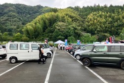 組合員から１４０台の特選車が出展