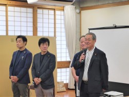 小松理事長が会員への感謝の言葉を述べた