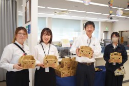 北海道カレーセットを進呈