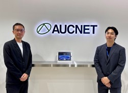 中島マネージャー（左）と島井氏