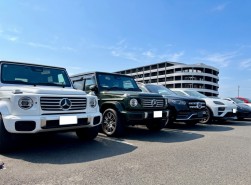 輸入車のジップならではの出品車が並ぶ