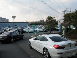 高価値輸入車が揃う光景が定着したJAAの正面ヤード